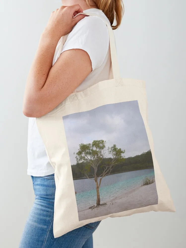 Women Bags In Australia - Дерево у озера Маккензи, остров Фрейзер,
